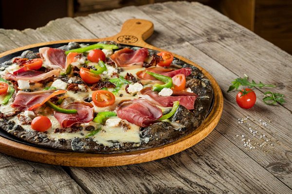 Your Go-To Pizza Spot in Belgrade： Order Stageline for Ultimate Flavor